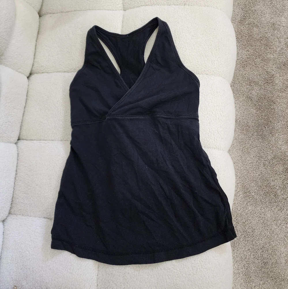 Lululemon Black V Neck Tank Top 🌱